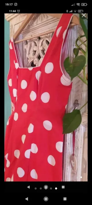 Traje de flamenca rojo y blanco. Rojo y negro