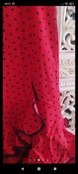 Traje de flamenca rojo y blanco. Rojo y negro