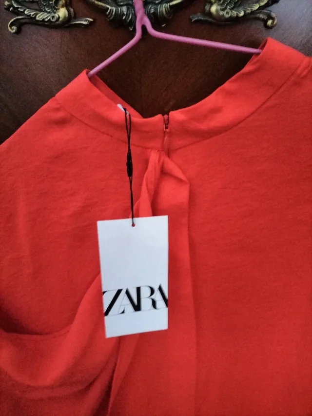 Elegante blusa Zara roja talla M