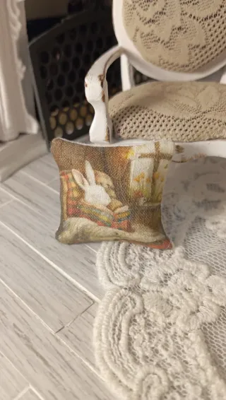 Cuscino miniatura Peter Rabbit 1:12