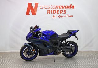 Yamaha R7