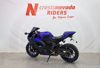 Yamaha R7