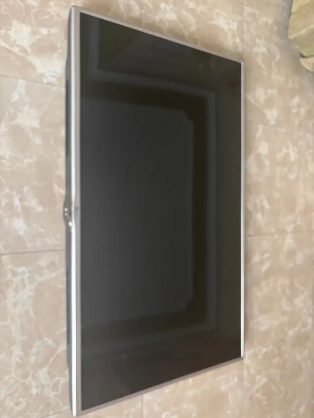 Televisor LG 40" para reparar o para piezas