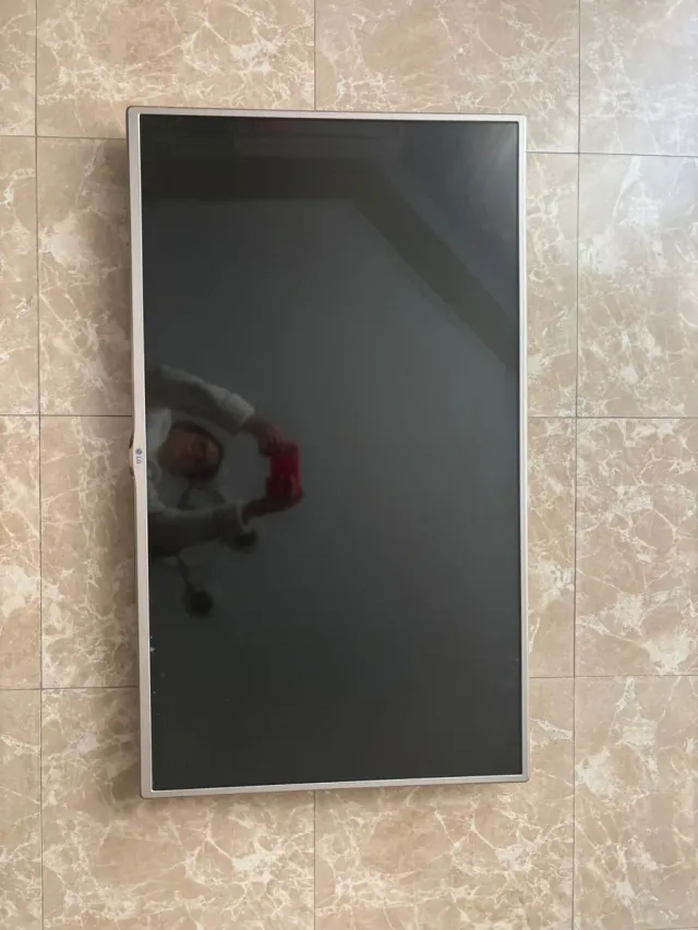 Televisor LG 40" para reparar o para piezas