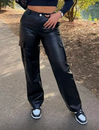 Pantalones de cuero con bolsillos cargo XS nuevo