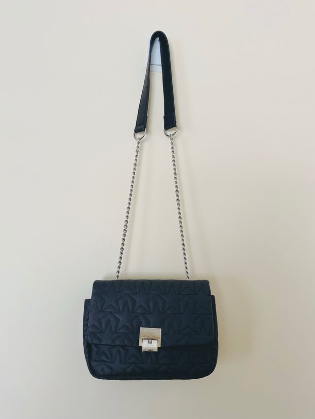 Bolso negro guateado estrellas