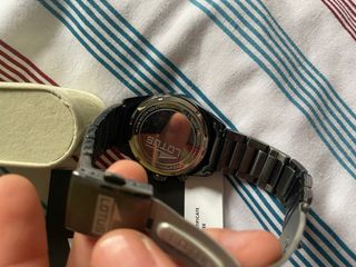 Reloj Lotus Negro/Plateado con Factura