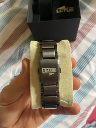Reloj Lotus Negro/Plateado con Factura