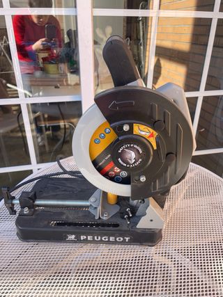 Cortadora de metal Peugeot