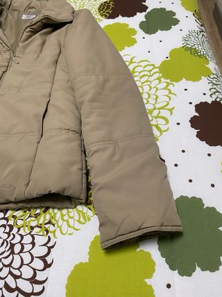 Abrigo corto mujer beige