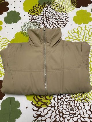 Abrigo corto mujer beige