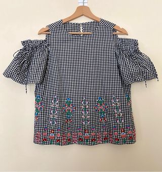 Vaquero pitillo negro + blusa Vichy - talla M