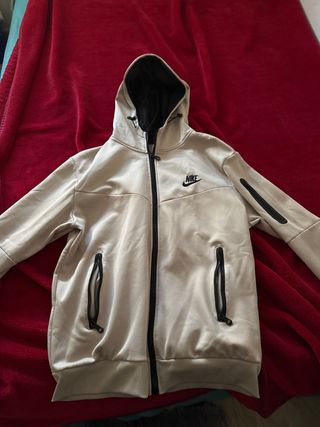 Chaqueta Nike Tech Marrón