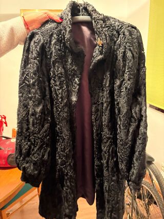 Abrigo Piel Muton Negro en perfecto estado