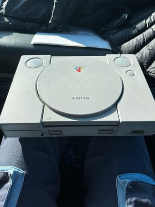 PlayStation 1 (PS1) gris