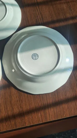 Tres Platos de La Cartuja de Sevilla Pickman