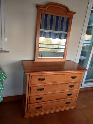 Cómoda madera maciza 4 cajones y espejo