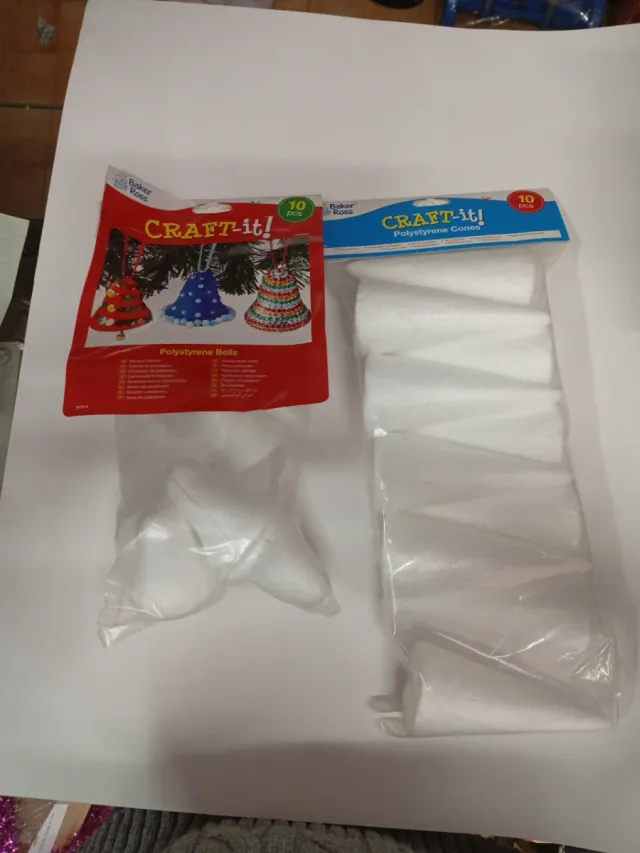 Baker Ross Poliestireno Sinos e Cones