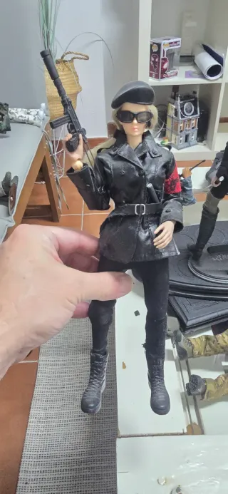 Figura militar 1/6