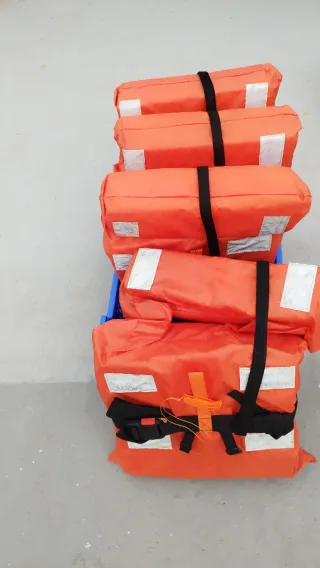 4 chalecos salvavidas homologados