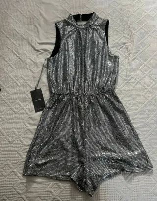 Mono Bershka lentejuelas plateado