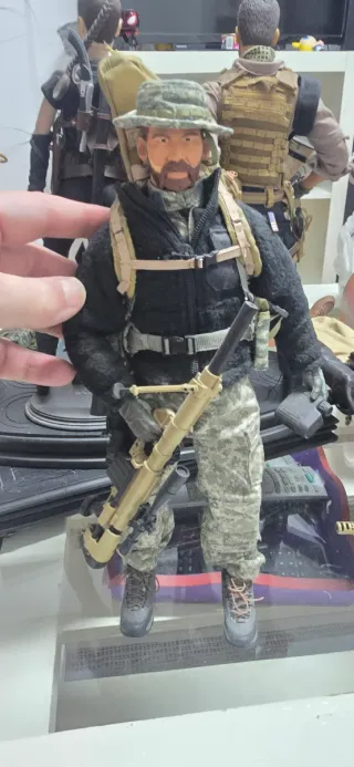 Figura militar 1/6