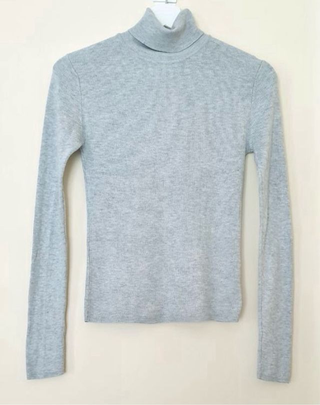 Falda negra polipiel + jersey gris - talla M