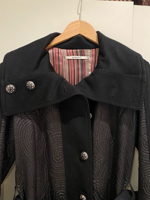 Abrigo Van Dos Negro