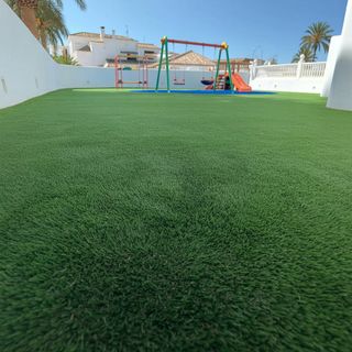 Césped artificial reutilizado