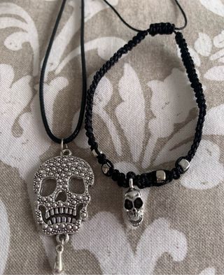 Pulsera hombre casco guerrero 2€