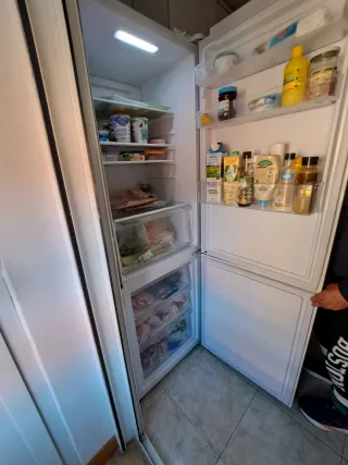 Nevera ok color blanco y TV Hisense 50"