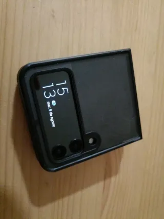 Samsung Z Flip3 con custodia
