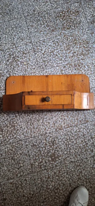 Mensola vintage con cassetto in legno