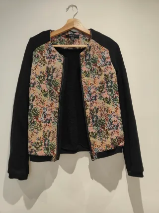 Chaqueta AMISU floral negra multicolor