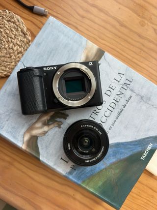 Sony ZVE10 + Obiettivo + Microfono