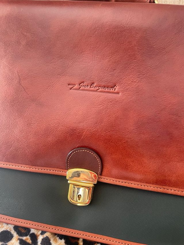 Maletín de trabajo piel marrón y verde