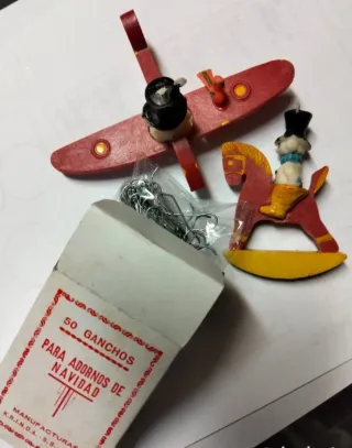 Adornos Navideños Vintage Madera y ganchos de Meta