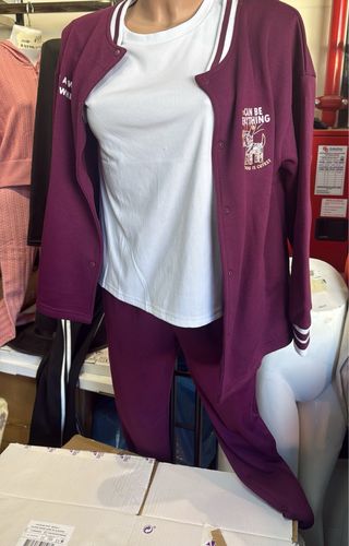 Conjunto chándal 3 piezas morado