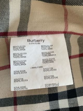 Gabardina Burberry Beige y Roja