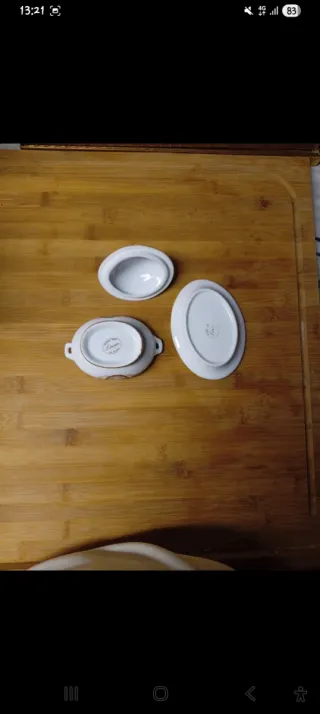 Zuccheriera in porcellana con decori oro