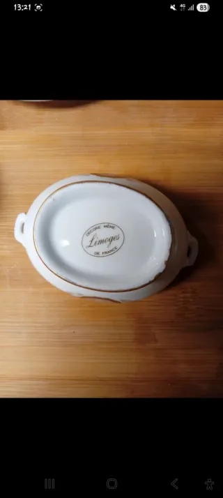 Zuccheriera in porcellana con decori oro