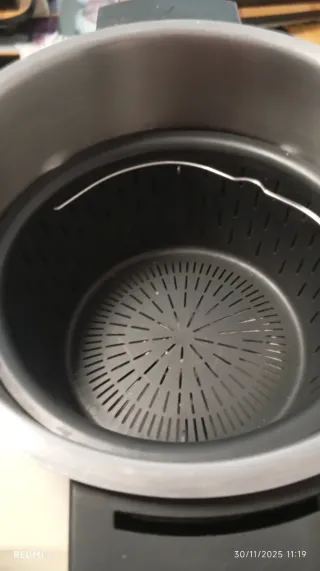 Robot de cocina con cuchillas