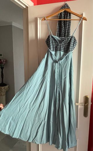 Vestido largo azul con estampado de cuadros