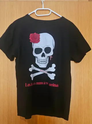 Camiseta Miss Rock Calavera y Rosas
