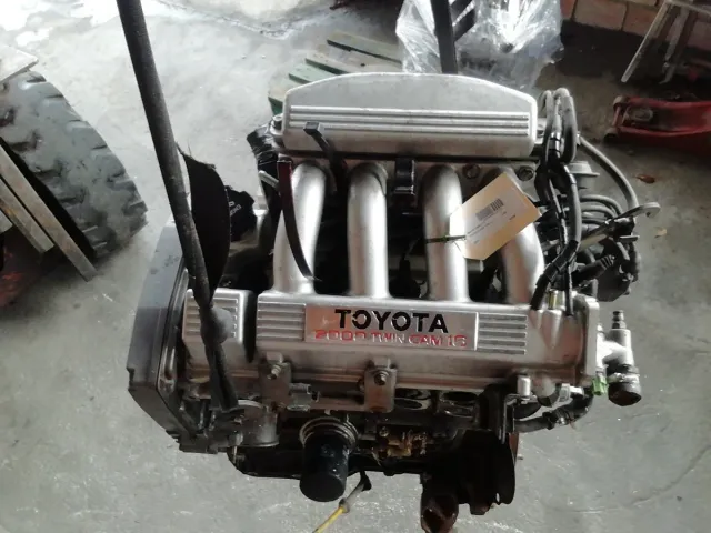 Motor Toyota Celica.
