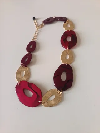 Collana oro e rosso con elementi ovali