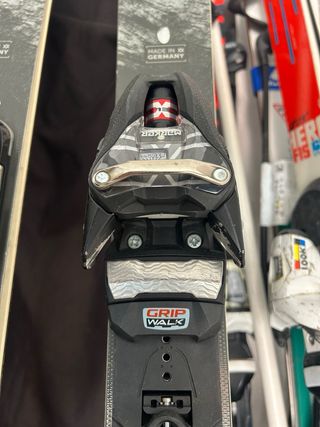 Esquís VOLKL DEACON 76 con fijaciones