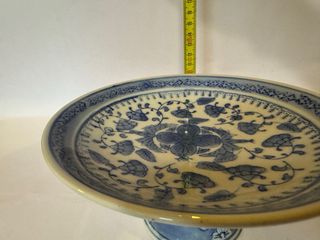 Alzata in ceramica blu e bianca