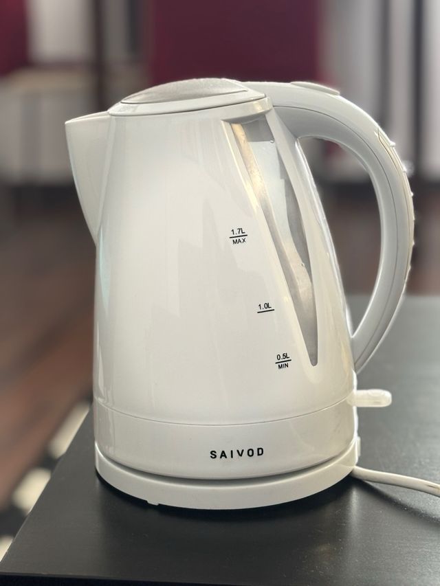Hervidor de agua Saivod blanco 1.7L