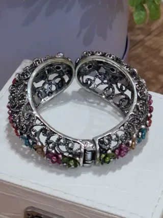 Pulsera metal flores incrustadas